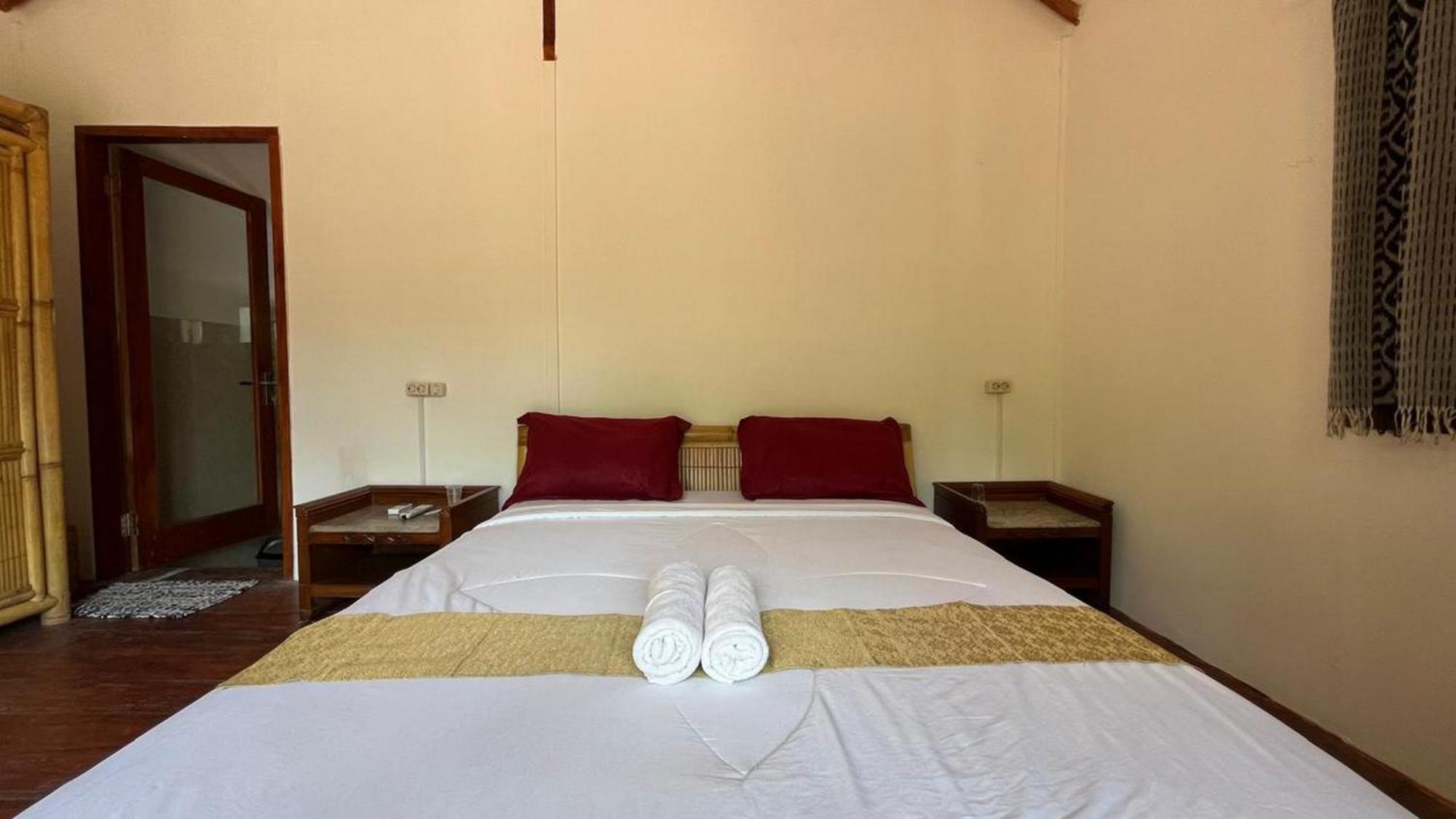 Cici Bungalow Senggigi Mangsit Exterior photo